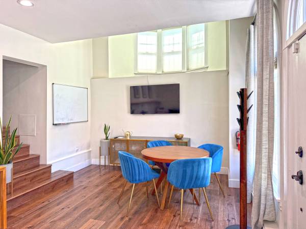 Stylish Office or Retail Space on Upper Broadway 1