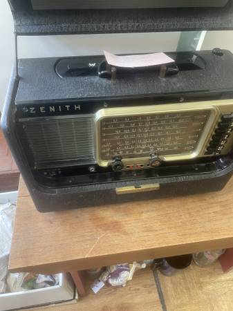 Antique working zenith wave magnet oceanic shortwave radio 1