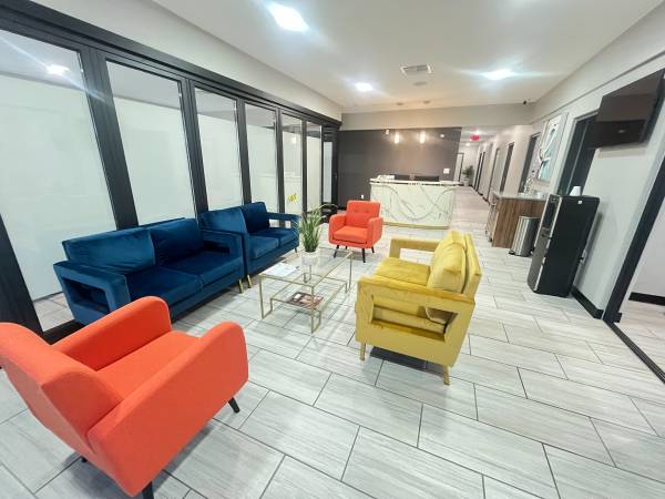 $215 Work Smarter in Bedford: Reserved Desks & Office Perks (404 Airport Freeway Frontage Road)63867601951875122