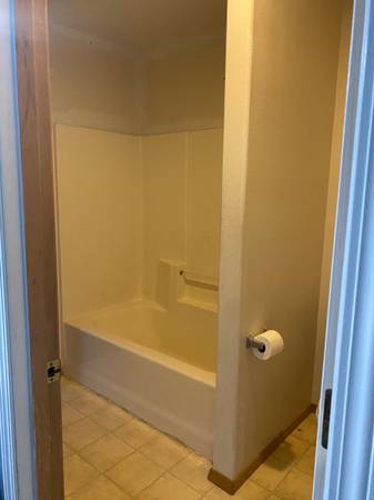 $1,795 / 3br - 1300ft2 - Great 2 story Duplex on corner lot for rent (Portland)63615695952001124