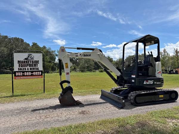 BOBCAT E26 MINI EXCAVATOR 1