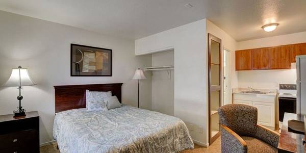 $309 Studio 1/BA, Internet included, Studio Apartments63859498287489124