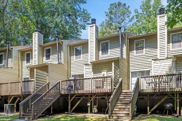 $2000.00 / 2br - 1400ft2 - 2 Bed Townhouse in Durham | 1.5 Bath | Fully Furnished, Utilities Inc63968069834883121