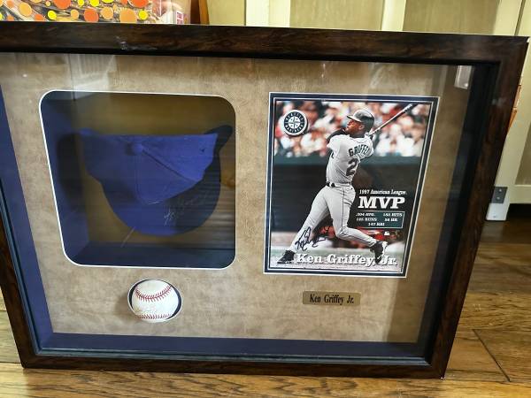 Ken Griffey Jr. baseball collection Baseball, Hat & picture - $1,200 (dublin / pleasanton / livermore)63471437718401120