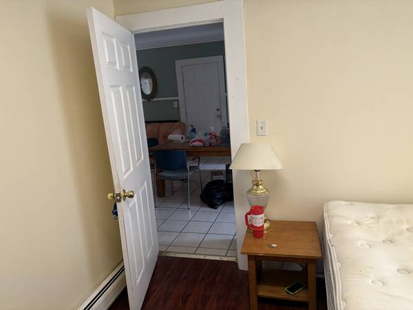 $900 / 1br - $900 Furnished/Unfurnished Room for Rent (Manchester)63986917358210121