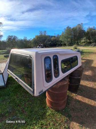 LEER Pick up shell for long bed small pick ups 1