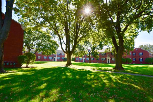 $769 / 2br - When Minutes Matter, Live Where You Work & Play! Georgetown Village! (Toledo)63836552614915123