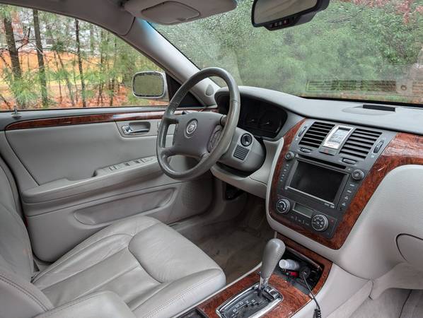 Cadillac DTS 2007 - $2300 (Acton)63624476393217123