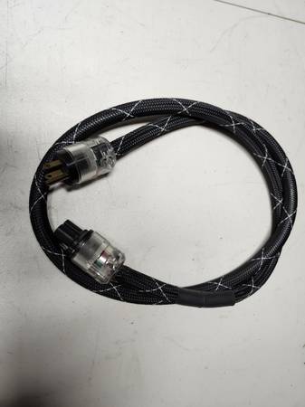 DH Labs Power Plus power cable 1