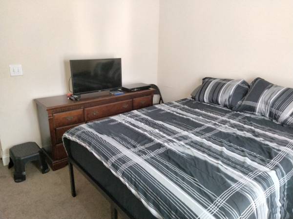 $800 / 3br - 1650ft2 - Furnished Room (Utilities Included) (North Charleston)64015947223169121