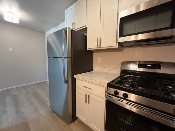 Modern Spacious 2 Bed 2 Bath in Greenfield- FIRST MONTH FREE! 1