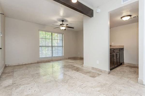 $1,175 / 1br - 528ft2 - Beautiful , Modern , Renovated .. One Bedroom !! Dallas , Texas !! (6603 E Lovers Ln, Dallas, TX)63796304843521123