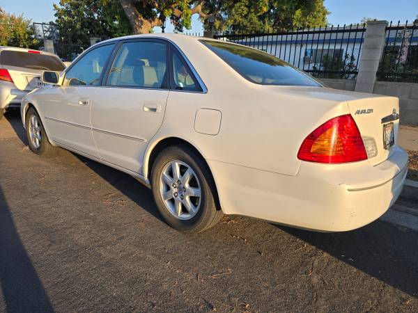 2002 toyota avalon XLS very low miles 104k  clean title - $3,500 (Sfv)63470774254979122