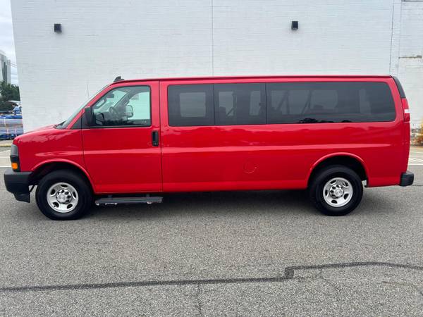FURGONETA PASAJEROS CHEVROLET EXPRESS 3500 2019 - $26,900 (TOWACO)63614591007107123