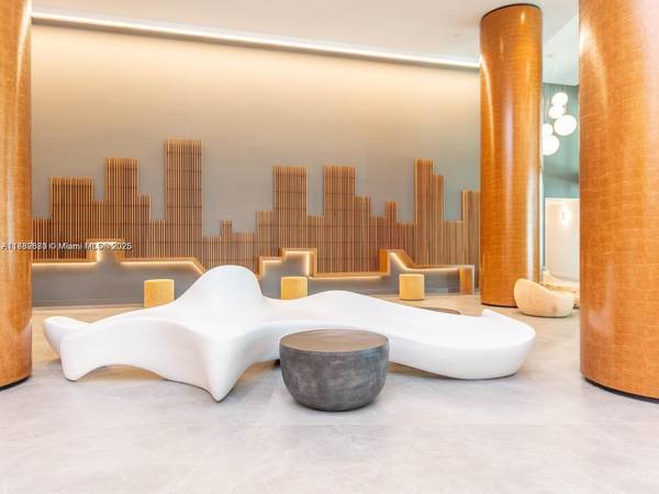 $3,500 / 2br - 1048ft2 - ↪ BRICKELL: 2/2  Beautiful Unit 2/2 Plus A Move In Ready (Brickell)64051001902850121