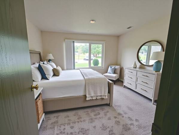 $1,625 / 1br - 825ft2 - 1bd 1ba, In Duluth, Free Laundry (3780 London Rd, Duluth, MN)62971044396803124