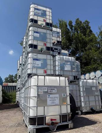 $100-275 Gallon Totes 1