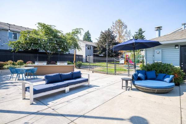 $1,362 / 1br - 747ft2 - Stainless steel appliances, Spectacular Views, Two Grilling Stations (Vancouver)63831535565955123
