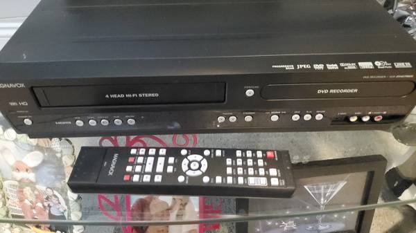 MAGNAVOX ZV427MG9 1
