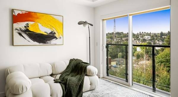 Premium, thick countertops, 1bd 1ba, Located in Seattle 1
