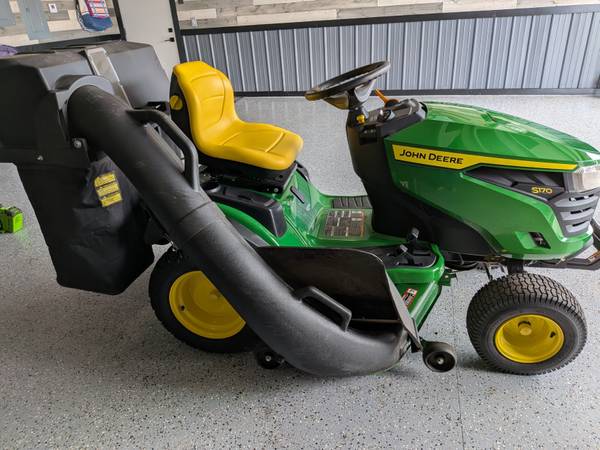 John Deere S170 Lawn Mower 1