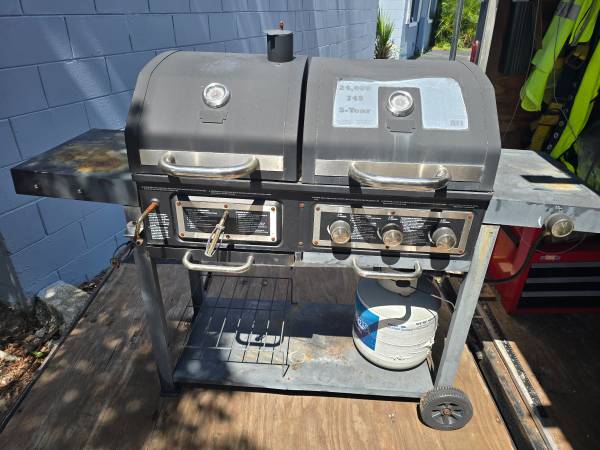Really nice barely used grill for sale! 1