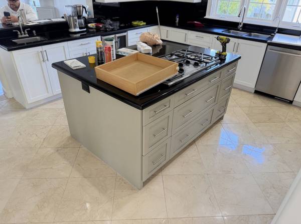 Uninstall kitchen cabinets 1