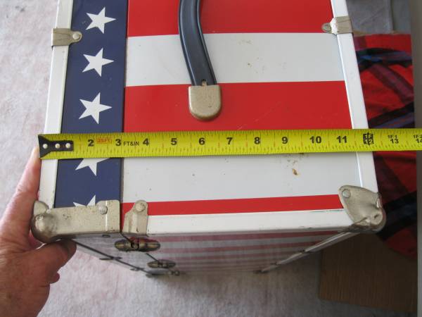 Good Condition! Vintage 1983 USA Team Locker Trunk - collectibles