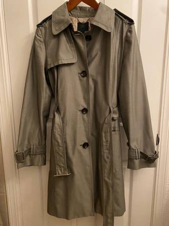 Banana Republic Ladies Trench Coat 1
