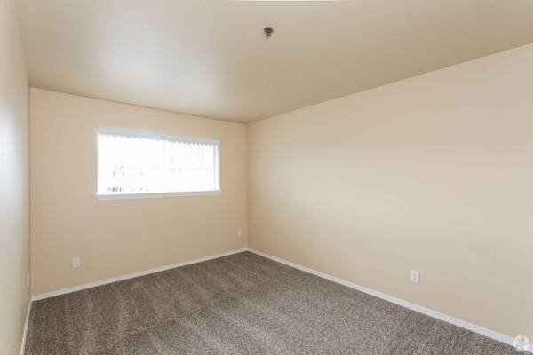 $1,595 / 2br - 1100ft2 - Country Oaks – ¡Disfruta de fácil acceso al transporte público! (Beaverton - A 6 minutos en auto del Parque Natural Tualatin Hills)63672618981761123