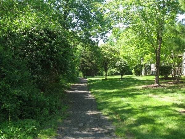 $2,390 / 1br - 798ft2 - Modern living! In-unit washer/dryer at Hunt Club Apartments (North Wales - Oxford Park)64024497077890120