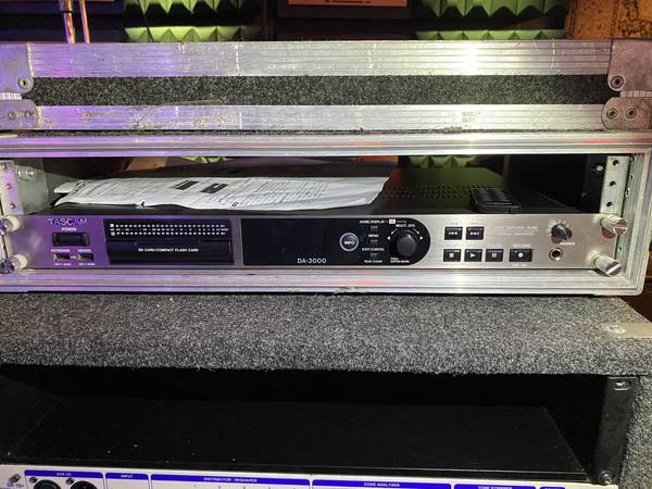Tascam DA 3000 AD/DA Converter/Recorder 1