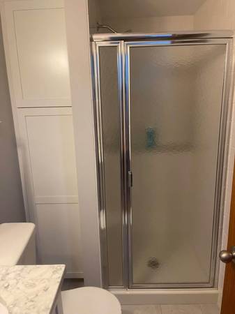 $900.00 / 1br - Cozy 1 Bedroom in Wallingford - $900/month - Available 10/6/202564010164763395123