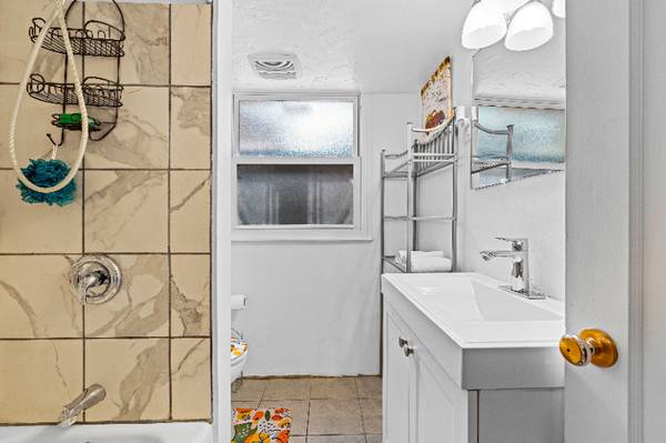 $2500.00 / 3br - Acogedora escapada en SLC/Madre soltera amueblada63969196071683123