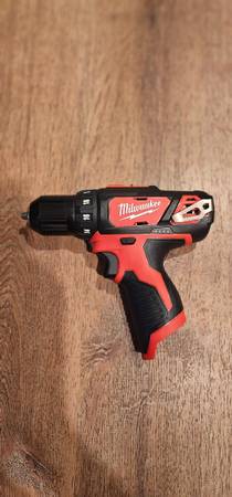 New Milwaukee 12-Volt 3/8 in. Drill/Driver (2407-20) 1