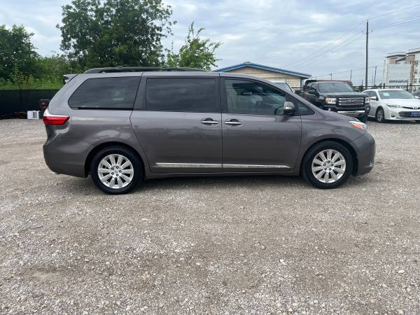2015 Toyota Sienna Limited - Confiable, equipada y solo 111 mil millas - $15,900 (Norte de Austin)63439682989571124