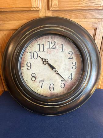 Oversized 24” Metal Bronze Colors Decorative Wall Clock 1