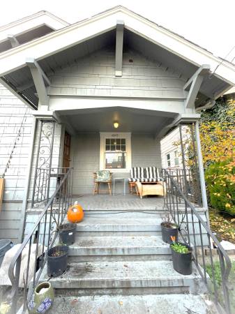 $700 / 1br - 110ft2 - 4047 4 Clean and Cozy Room for Rent (Seattle)63850641405571121