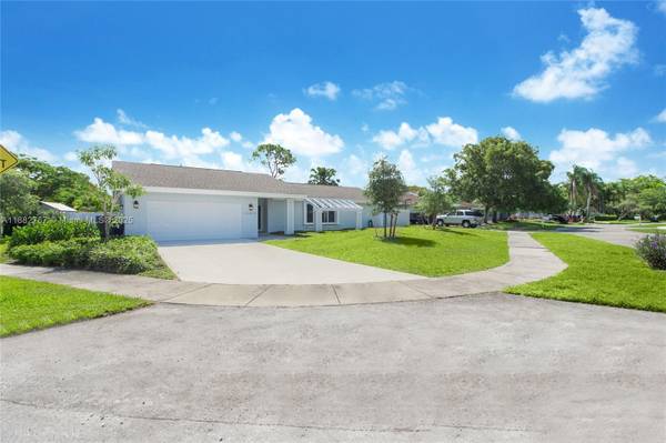 $7,500 / 4br - 2112ft2 - 📣 KENDALL: 4/3  Excellence In Living  Gorgeous, Totally Renovated Executive H (Kendall)64049281378433120