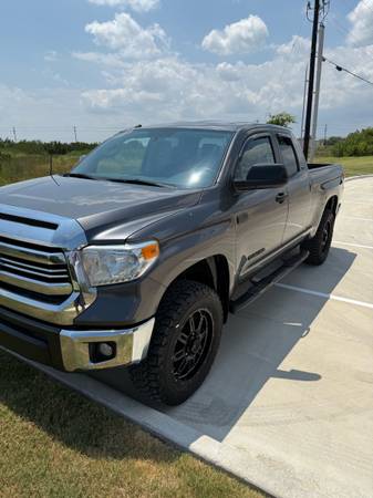 2016 Toyota Tundra 4x4 4door 5.7 V-8 Engine - $21,900 (Leander)63439756336387121