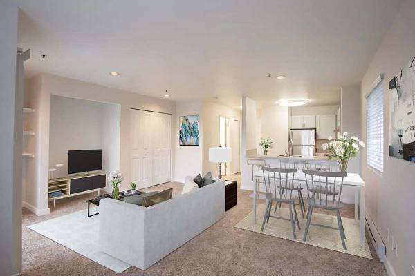 $1,265 / 484ft2 - Pet Park, On-Site Maintenance, Electronic Thermostat (12200 SE McLoughlin Blvd, Milwaukie, OR)63820882621441123