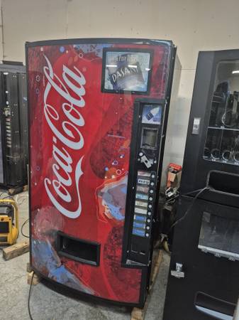 Vendo pop machine 1