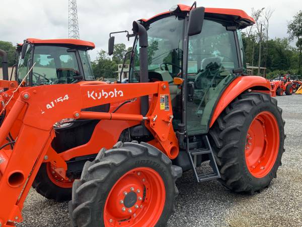 Kubota M7060 Cab - 4x4 w/ Loader 1
