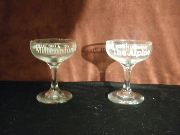 2 Collectable Alpine Millennium 2000 champagne Glasses 1
