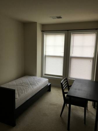 $900 / 4br - 450ft2 - Bedroom #2 is Available for Rent at the Crown Community (Gaithersburg)63779126816003124