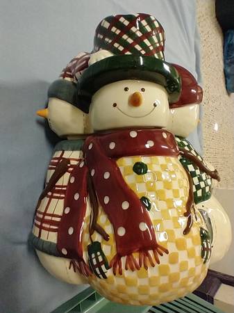 Cookie Jar 9” wide x 10" high , 4 different snowman top -9632 1