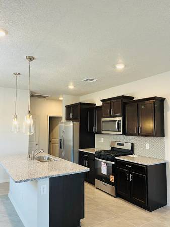 $3350.00 / 3br - 1519ft2 - Encantadora casa independiente de 3 habitaciones y 2 baños. El alquiler mensual de $3350 incluye63659833331203122