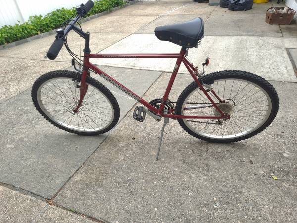 Mongoose Bicycle $75 1