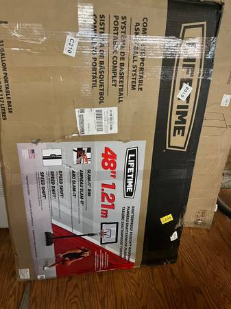 Band me basketball hoop in box 1