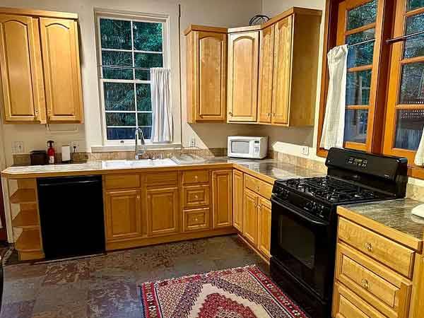$800 / 1br - 700ft2 - Charming 1 bed 1 bath home! (Monte Rio, CA)64055521921795124